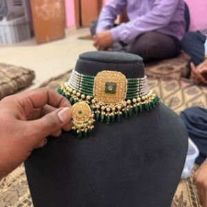 Green Square-Motif Choker Set - original supplied product photograph